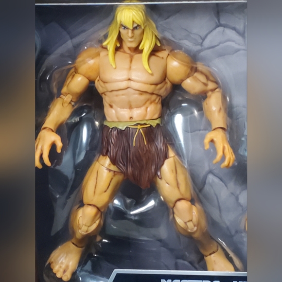 Masters Of The Universe Revelation Savage He-Man Figurine - Picture 3 of 3